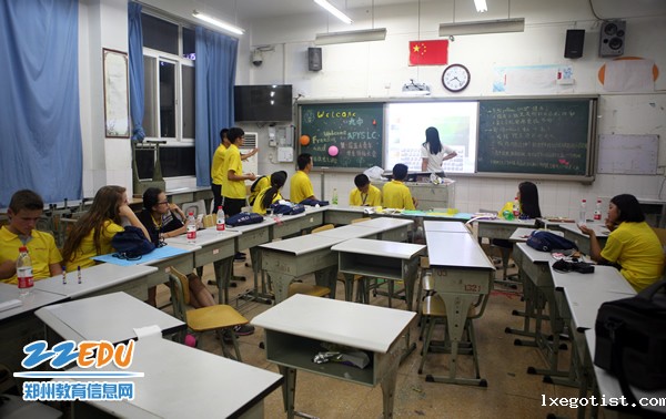 记者探访亚太青年学生领袖大会之创意实践课程