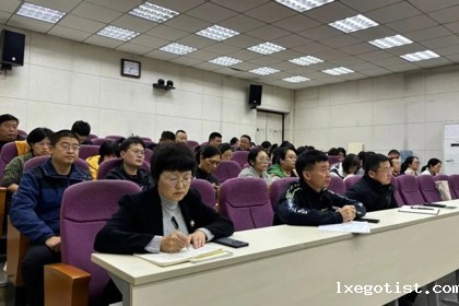 特色化集体备课展示活动圆满落幕：文理齐绽智慧，共探教学新径