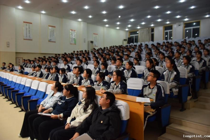 6.同学们认真听讲